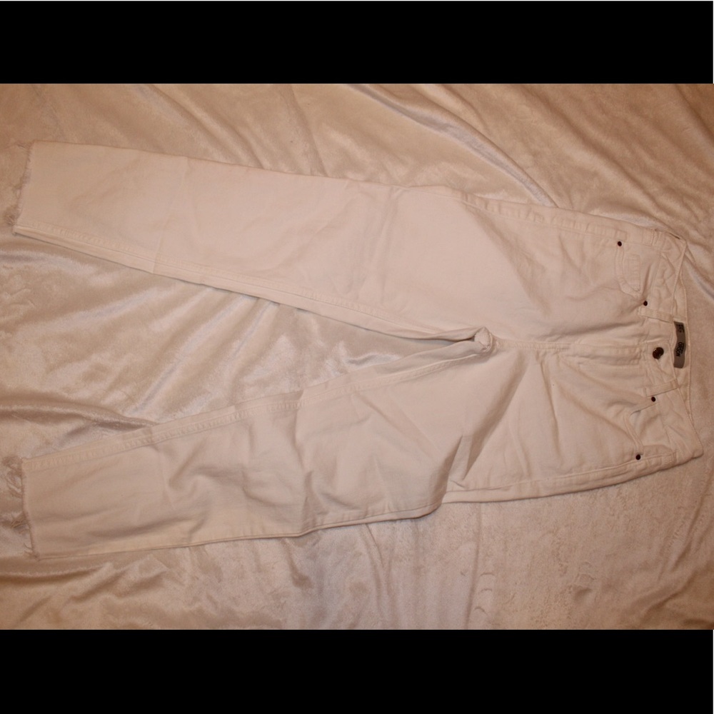 White cropped mid rise jeans